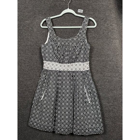 White House Black Market Dresses & Skirts - White House Black Market Black and White Patterned Midi Dress 6